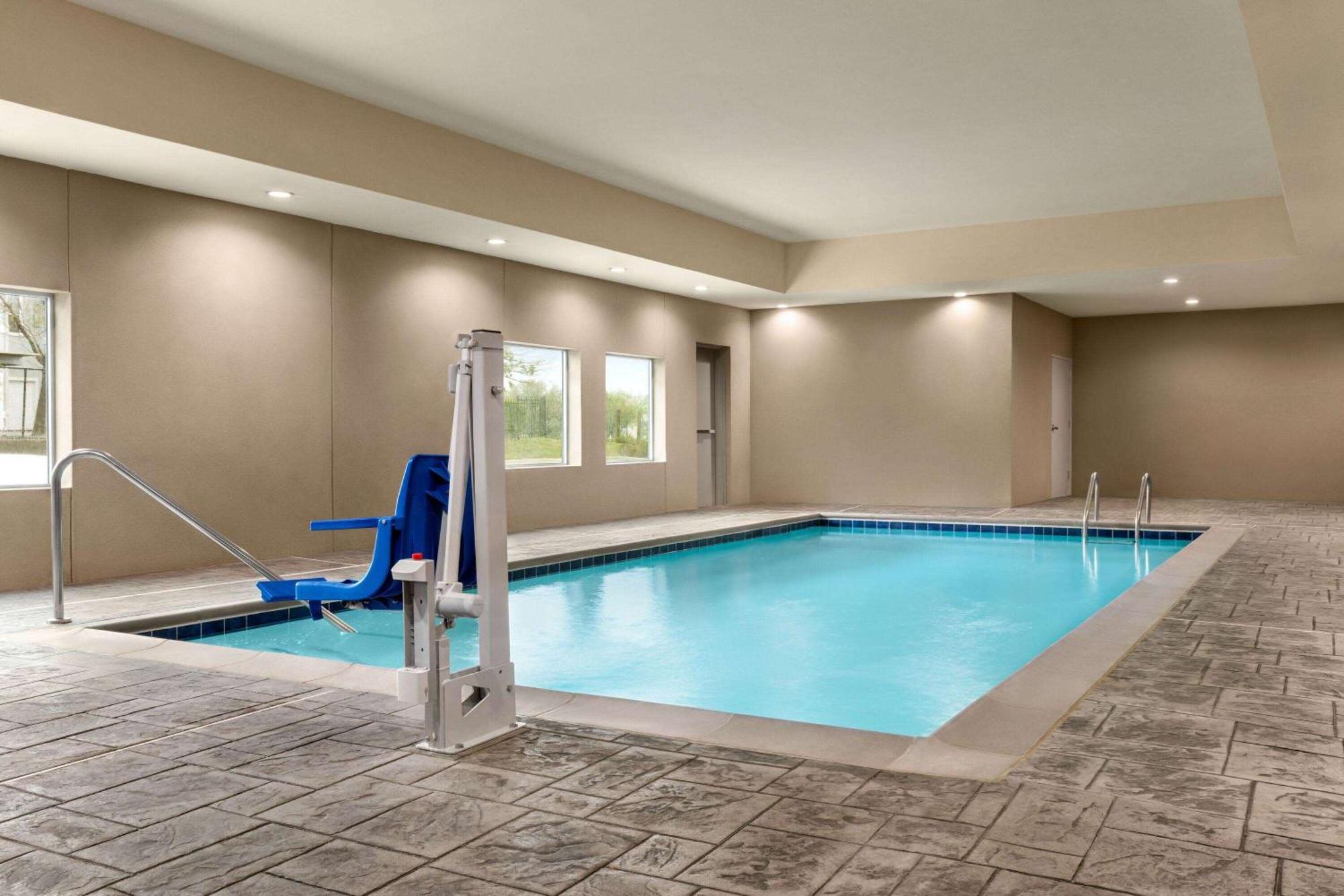 La Quinta Inn & Suites By Wyndham Austin South Экстерьер фото